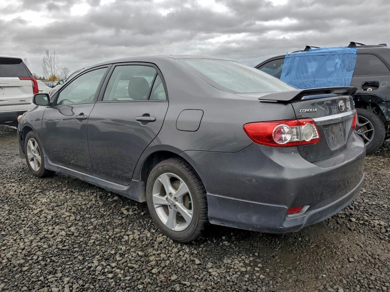 Toyota Corolla Base Image 2