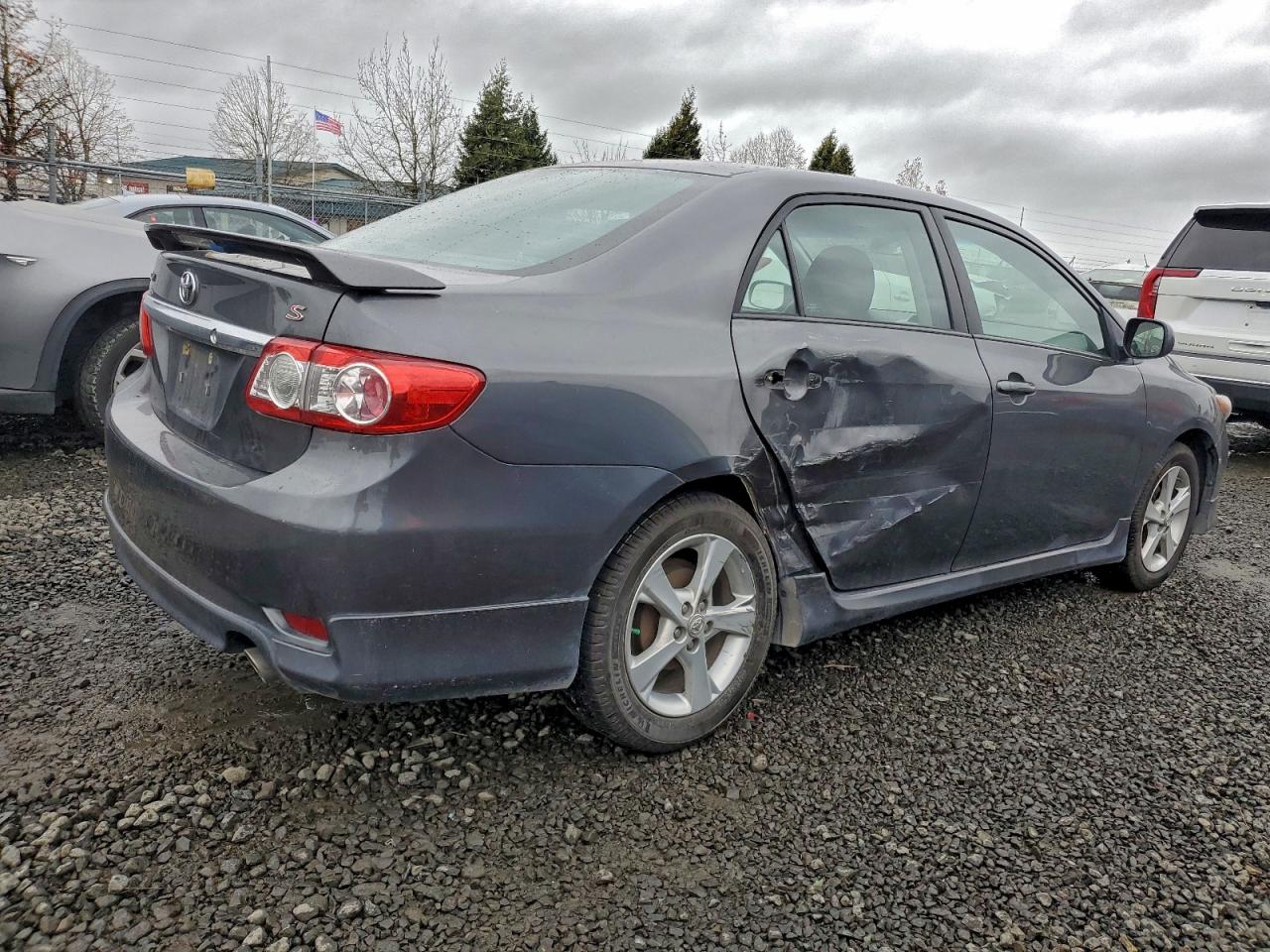 Toyota Corolla Base Image 4