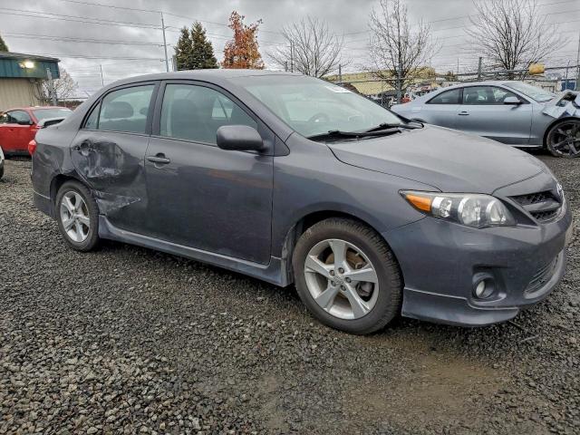 Toyota Corolla Base Image 5