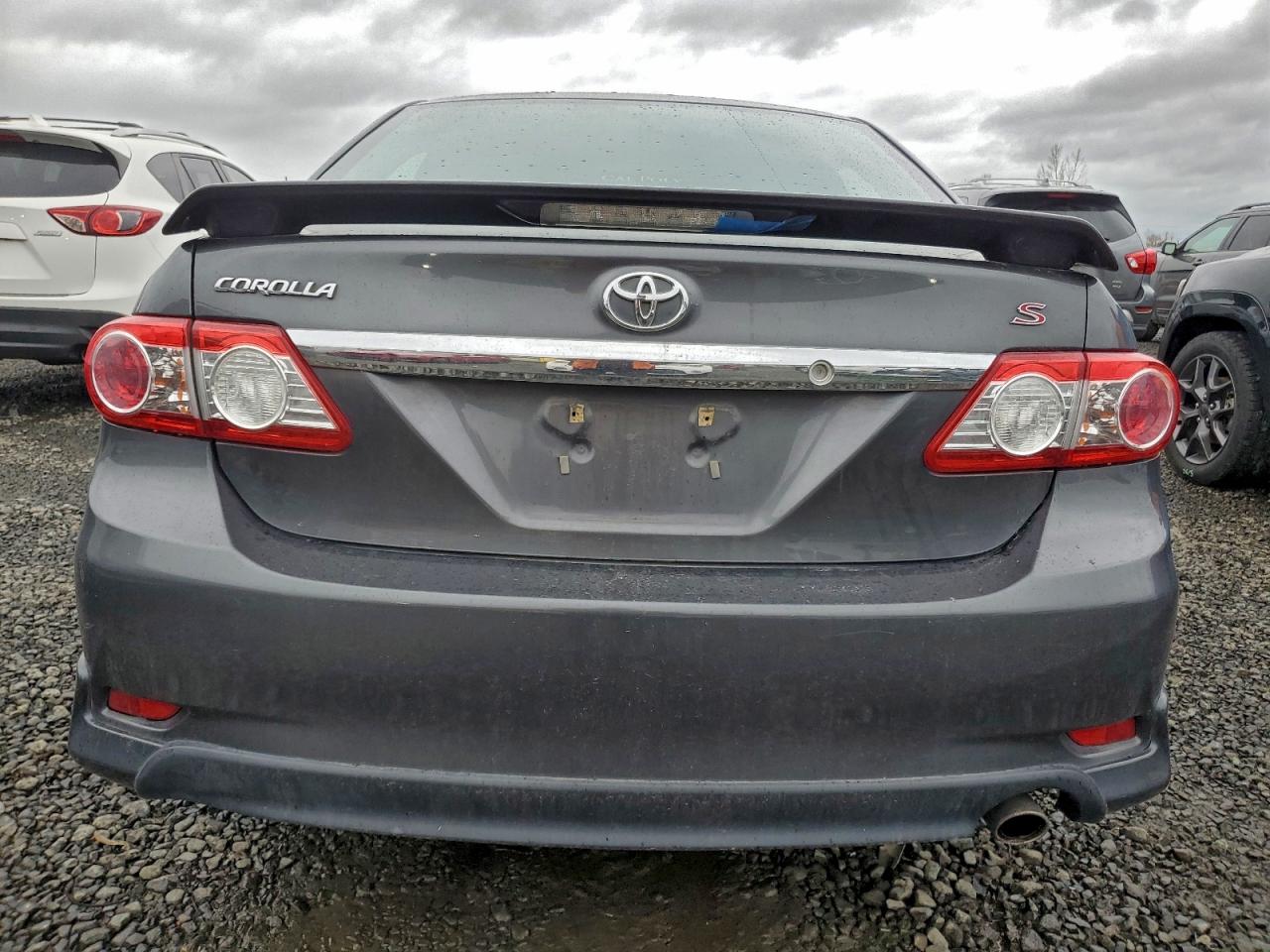 Toyota Corolla Base Image 3