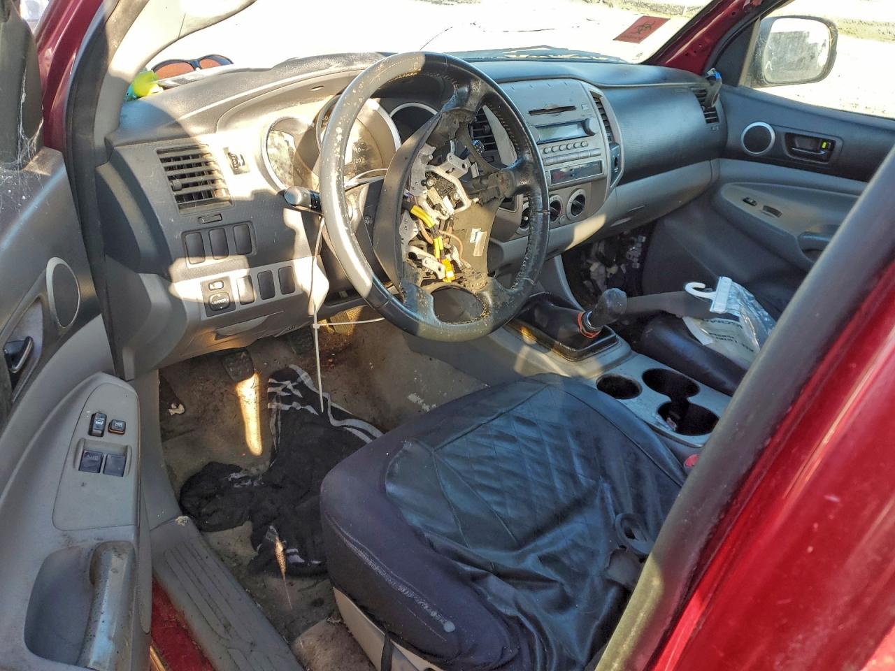 Toyota Tacoma Access Cab Image 2