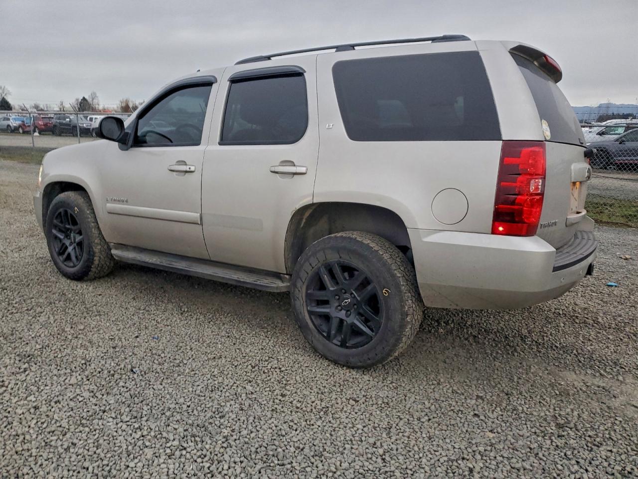 Chevrolet Tahoe K1500 Image 2