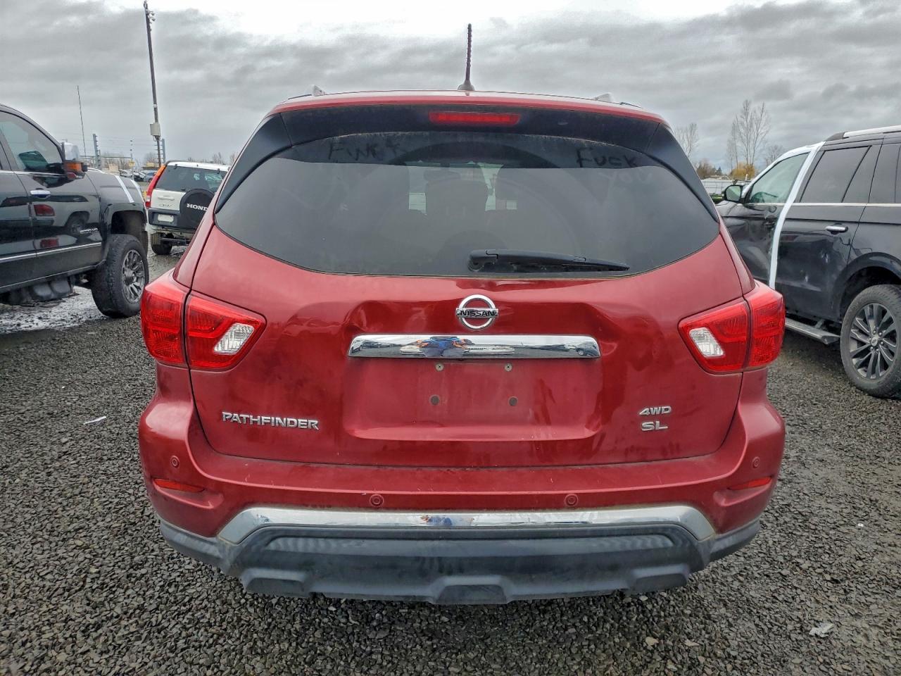 Nissan Pathfinder S Image 9
