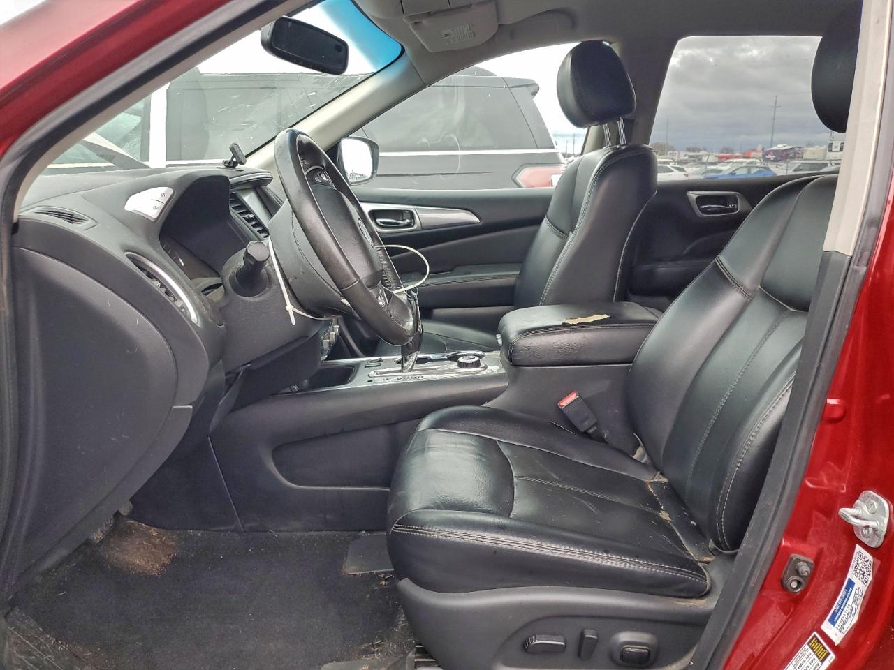 Nissan Pathfinder S Image 8