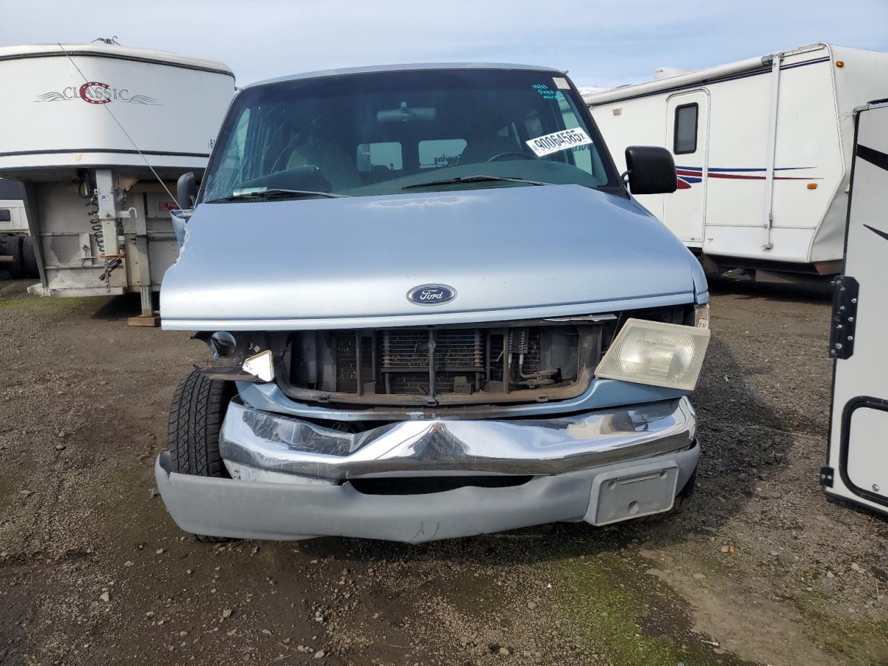 Ford Econoline E350 Super Duty Wagon Image 2