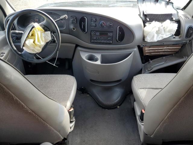 Ford Econoline E350 Super Duty Wagon Image 8