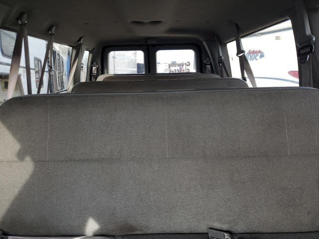 Ford Econoline E350 Super Duty Wagon Image 3