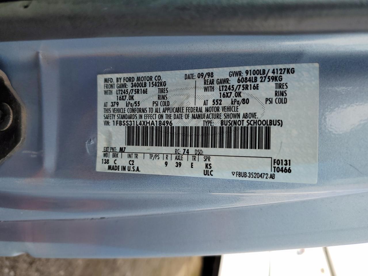 Ford Econoline E350 Super Duty Wagon Image 13