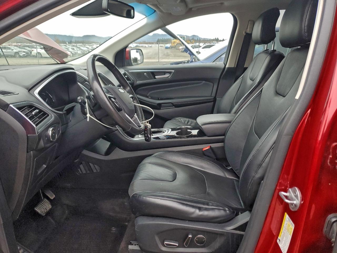 Ford Edge Titanium Image 4