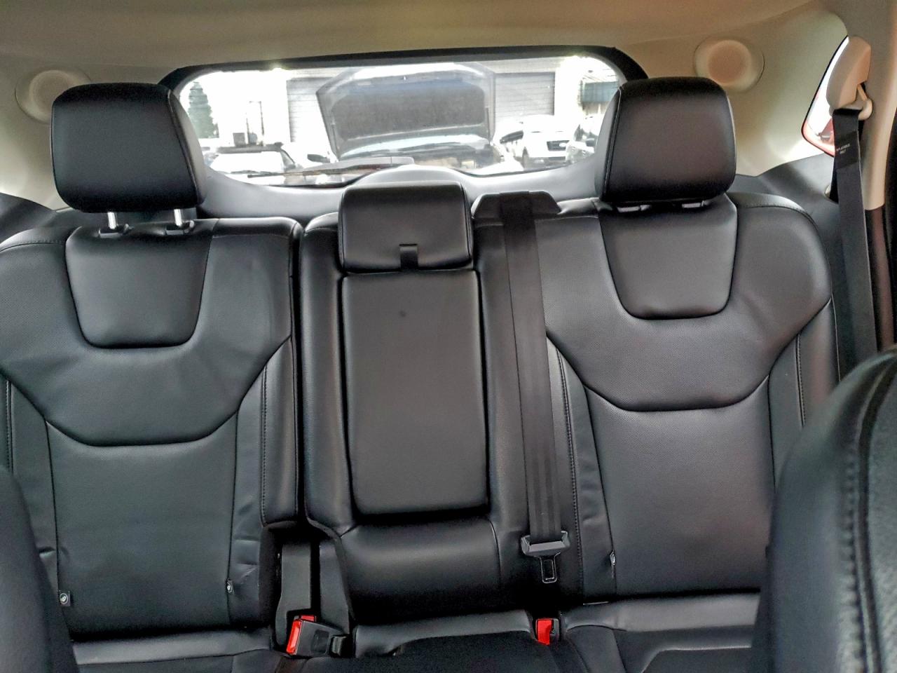 Ford Edge Titanium Image 9