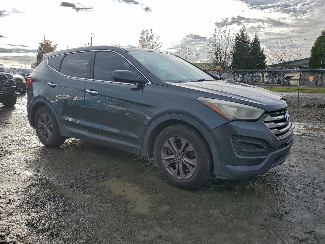 Hyundai SANTA FE Image 12