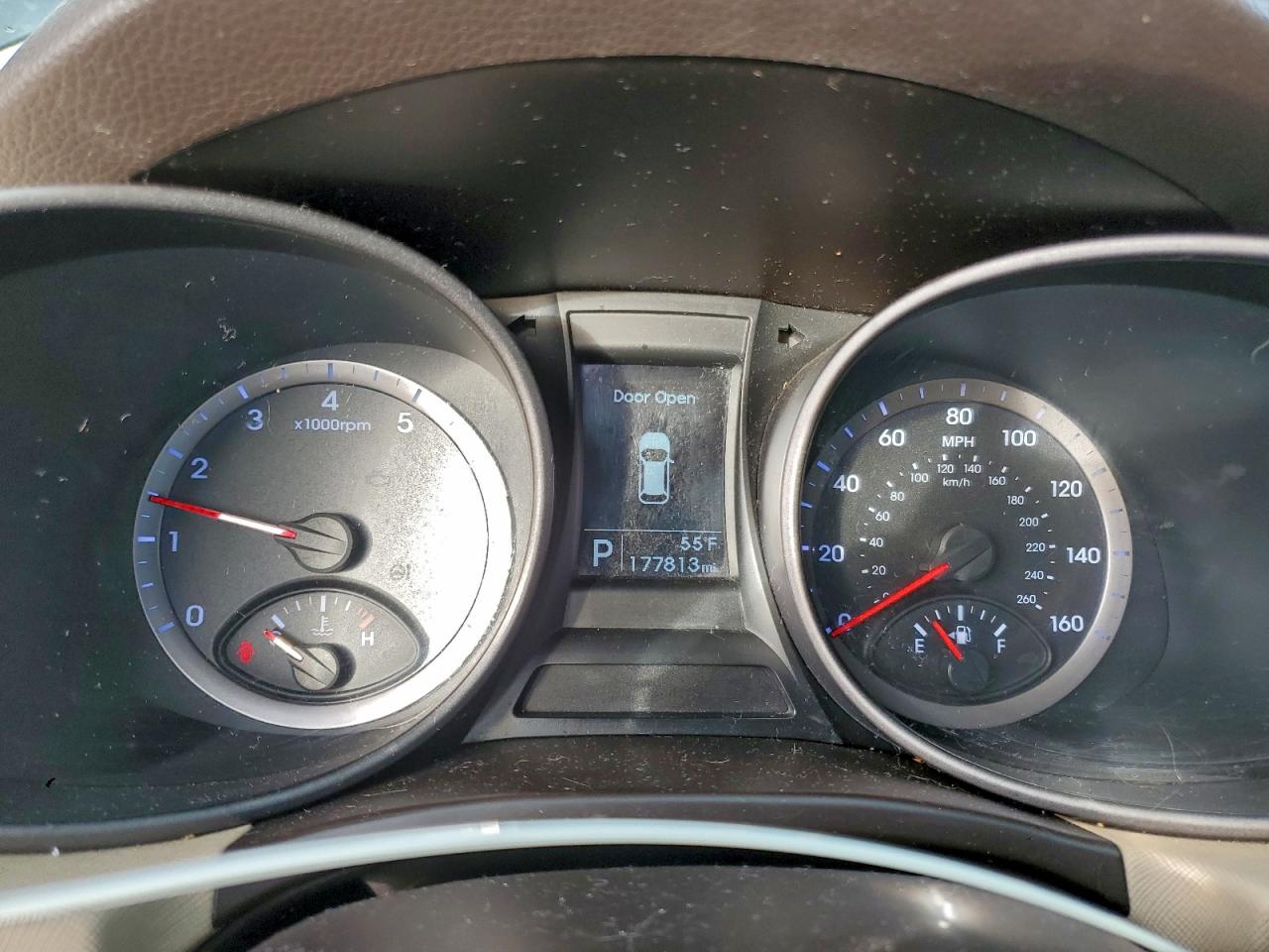 Hyundai SANTA FE Image 11