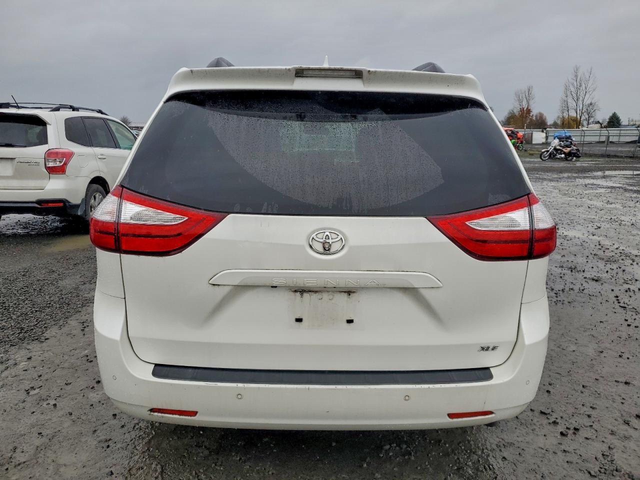 Toyota Sienna Xle Image 9