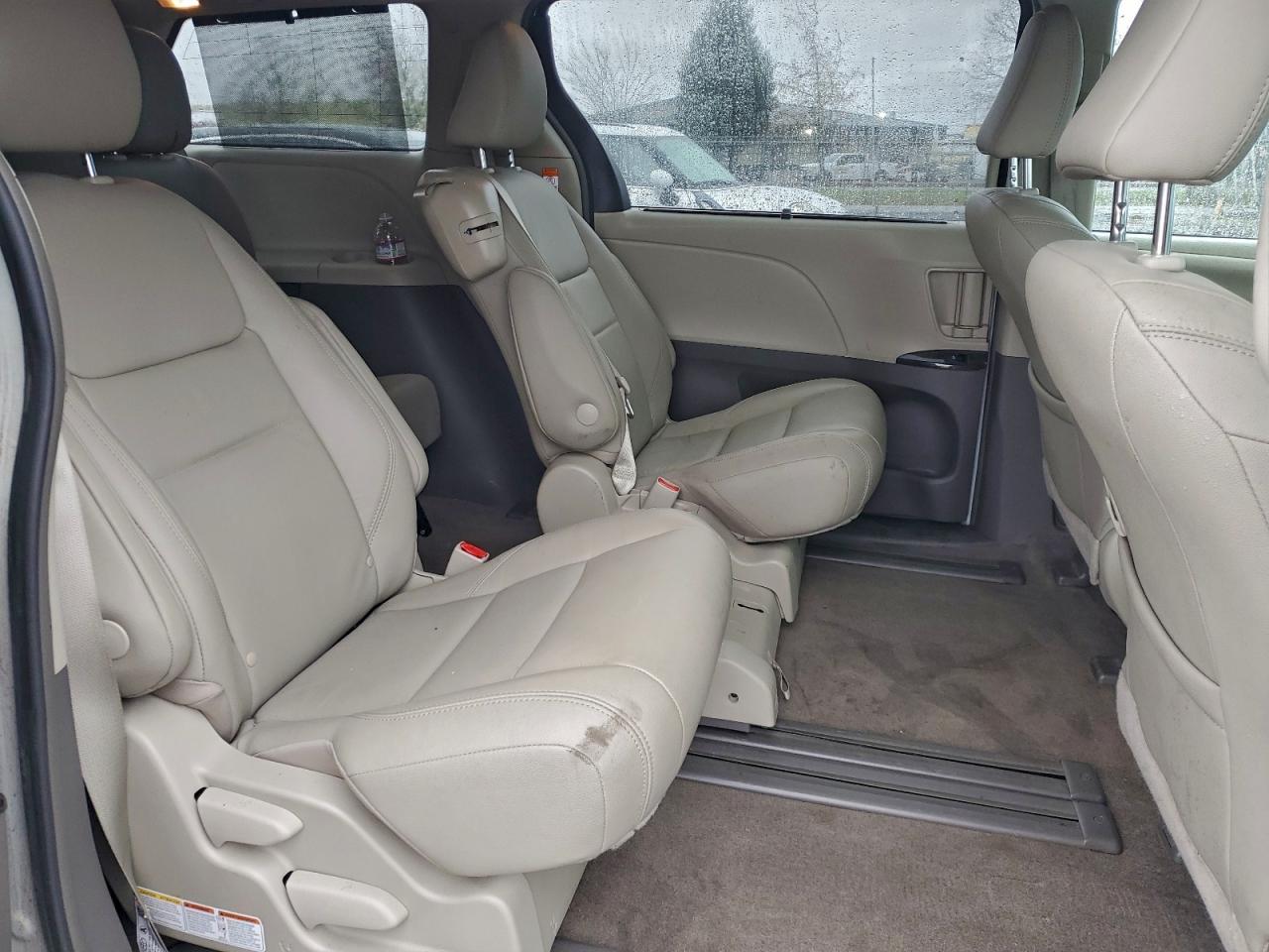 Toyota Sienna Xle Image 13