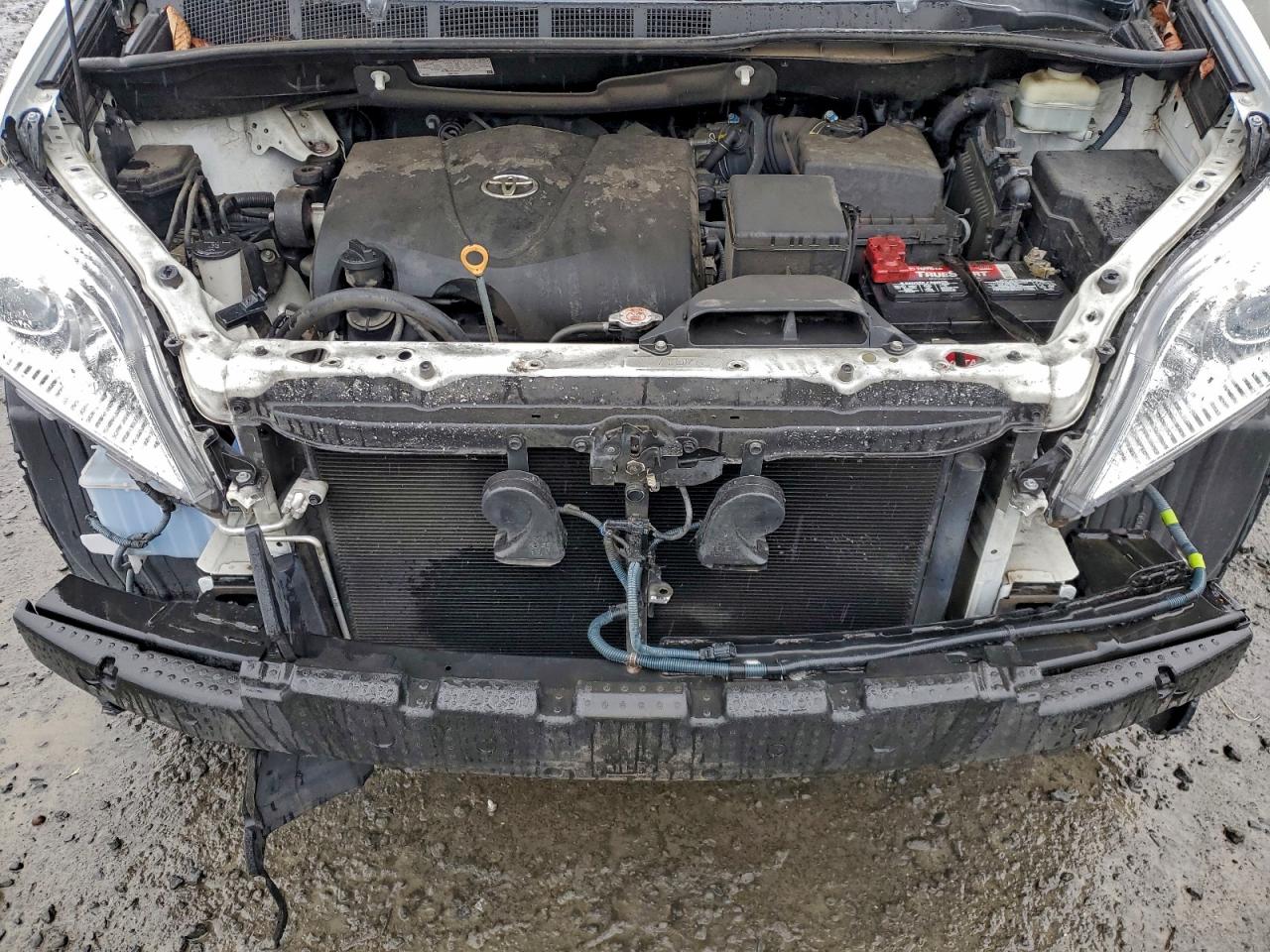 Toyota Sienna Xle Image 10