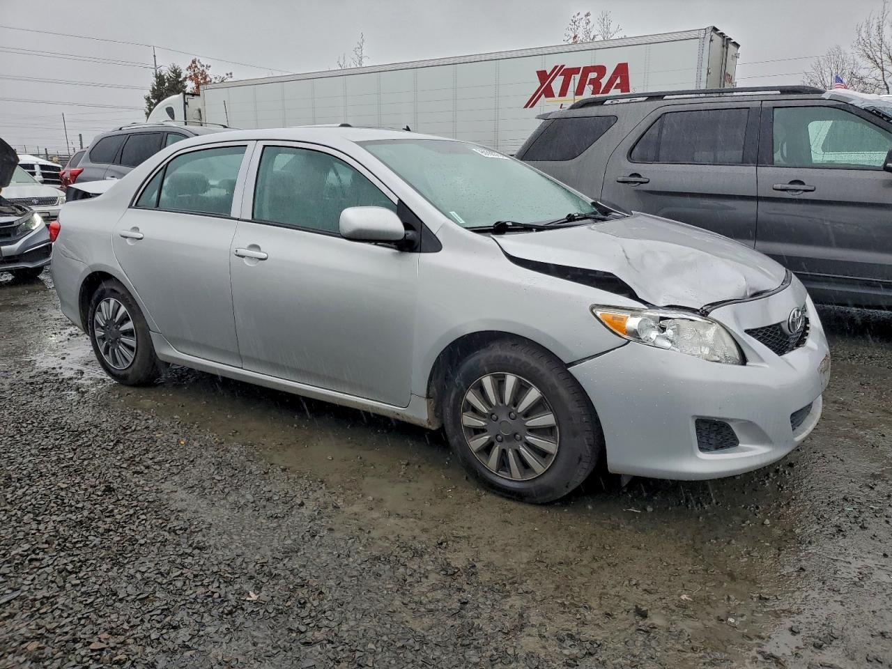 Toyota Corolla Base Image 8