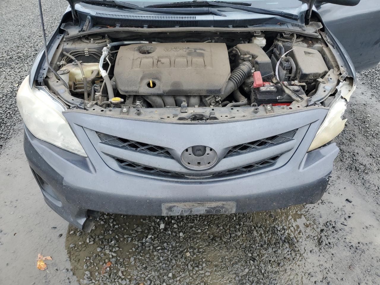 Toyota Corolla Base Image 11