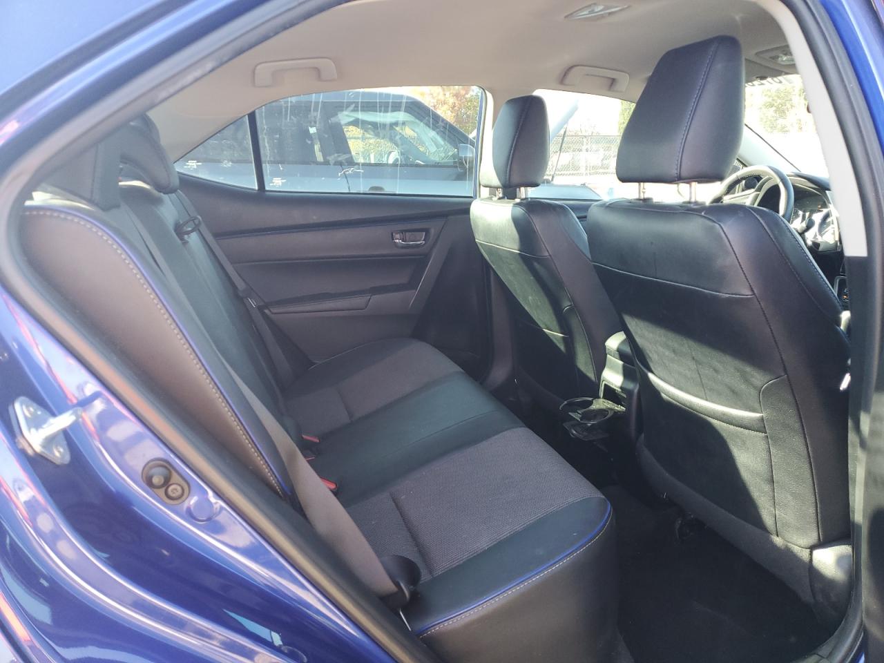 Toyota Corolla L Image 3