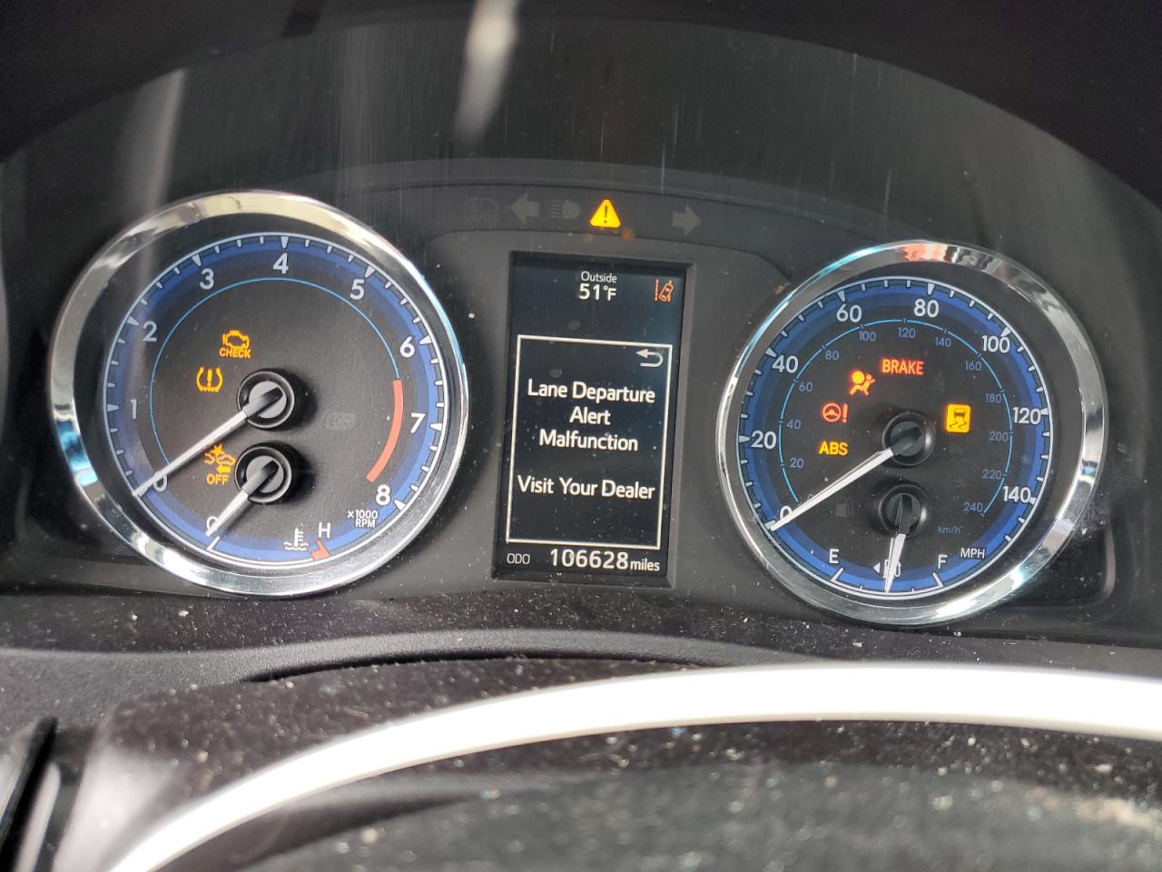 Toyota Corolla L Image 3