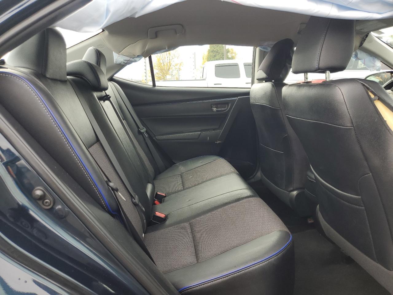 Toyota Corolla L Image 11