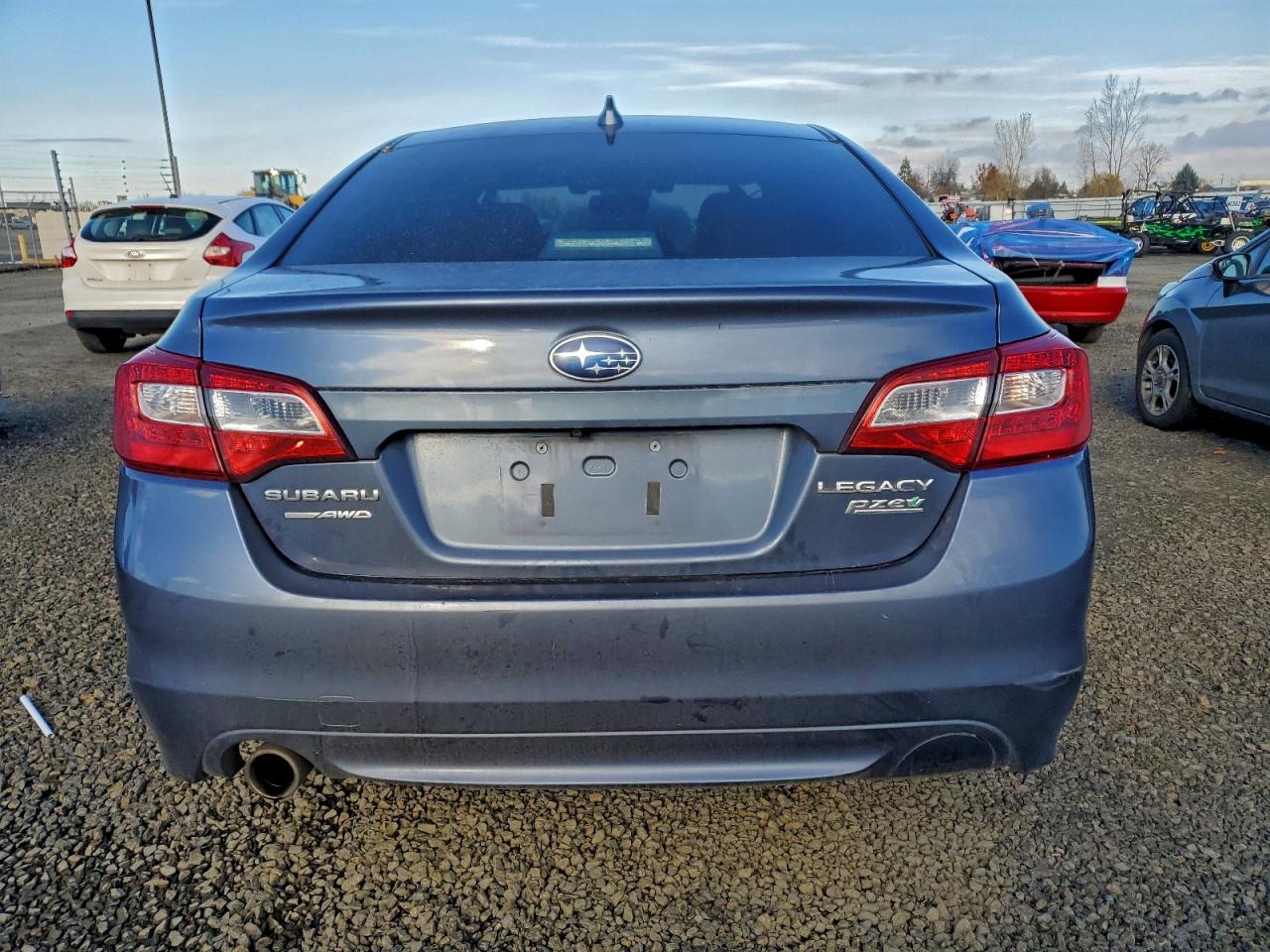 Subaru Legacy 2.5i Limited Image 3