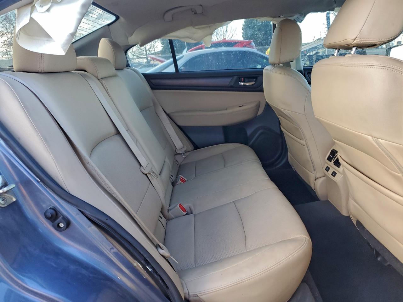 Subaru Legacy 2.5i Limited Image 7