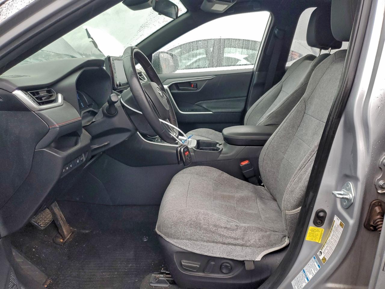 Toyota RAV4 Se Image 3