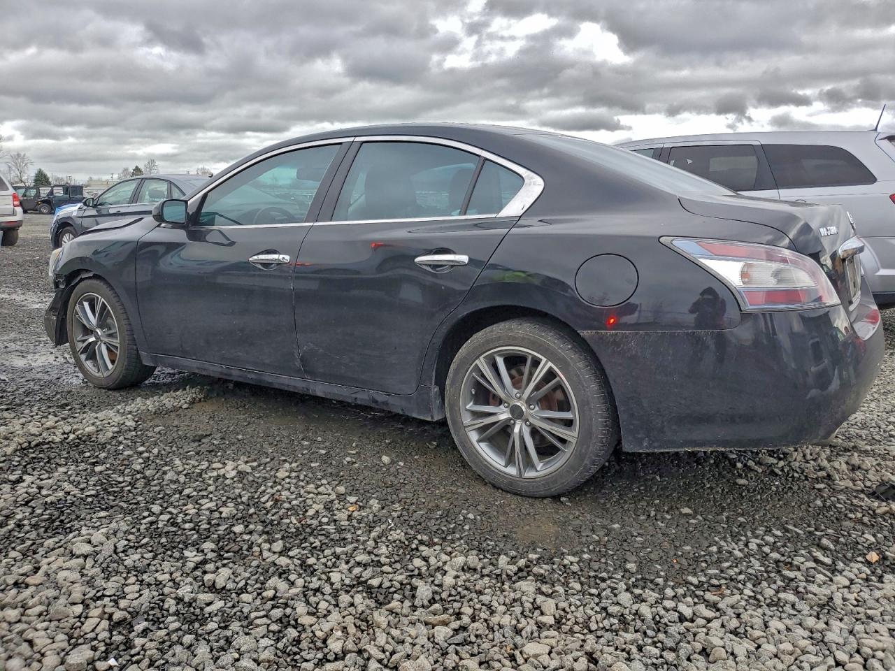 Nissan Maxima S Image 2