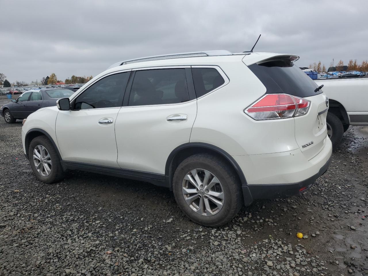 Nissan Rogue S Image 7