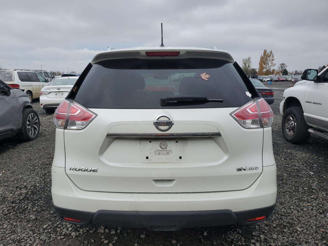 Nissan Rogue S Image 3