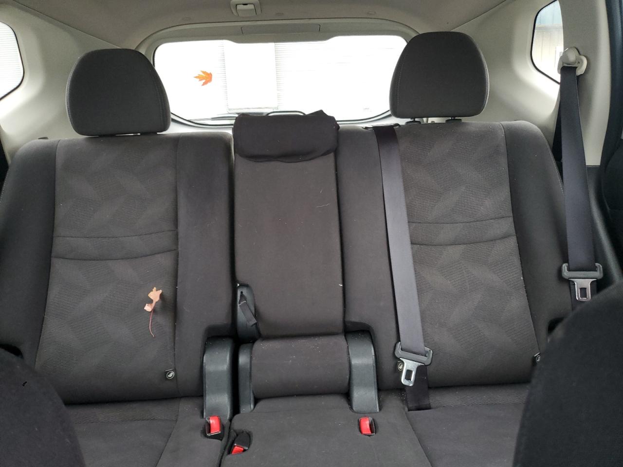 Nissan Rogue S Image 9