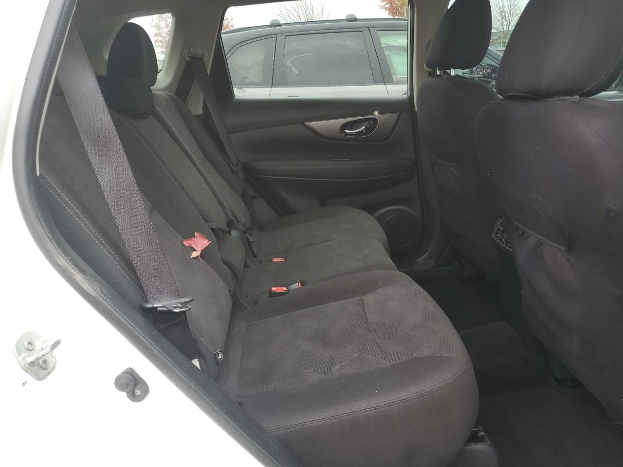 Nissan Rogue S Image 12