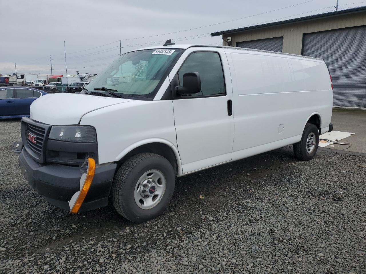 GMC Savana G3500 Image 1