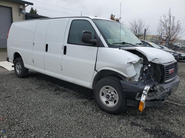 GMC Savana G3500 Image 12