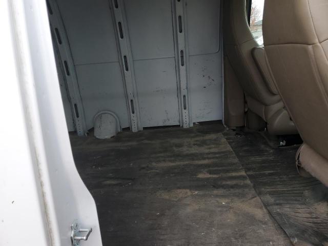 GMC Savana G3500 Image 2