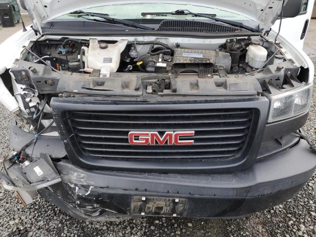 GMC Savana G3500 Image 10