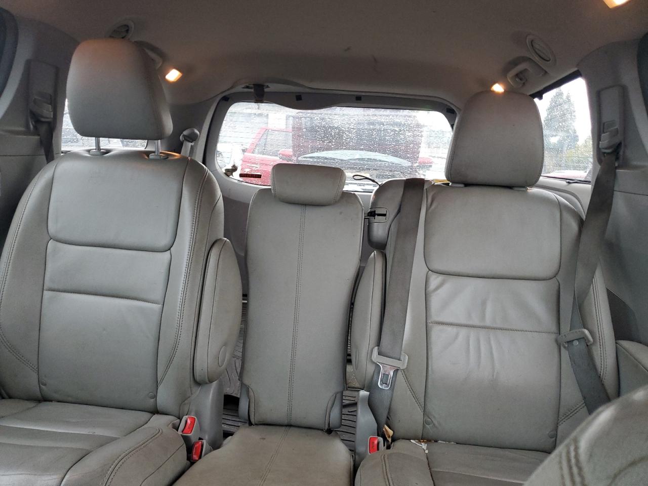 Toyota Sienna Xle Image 10