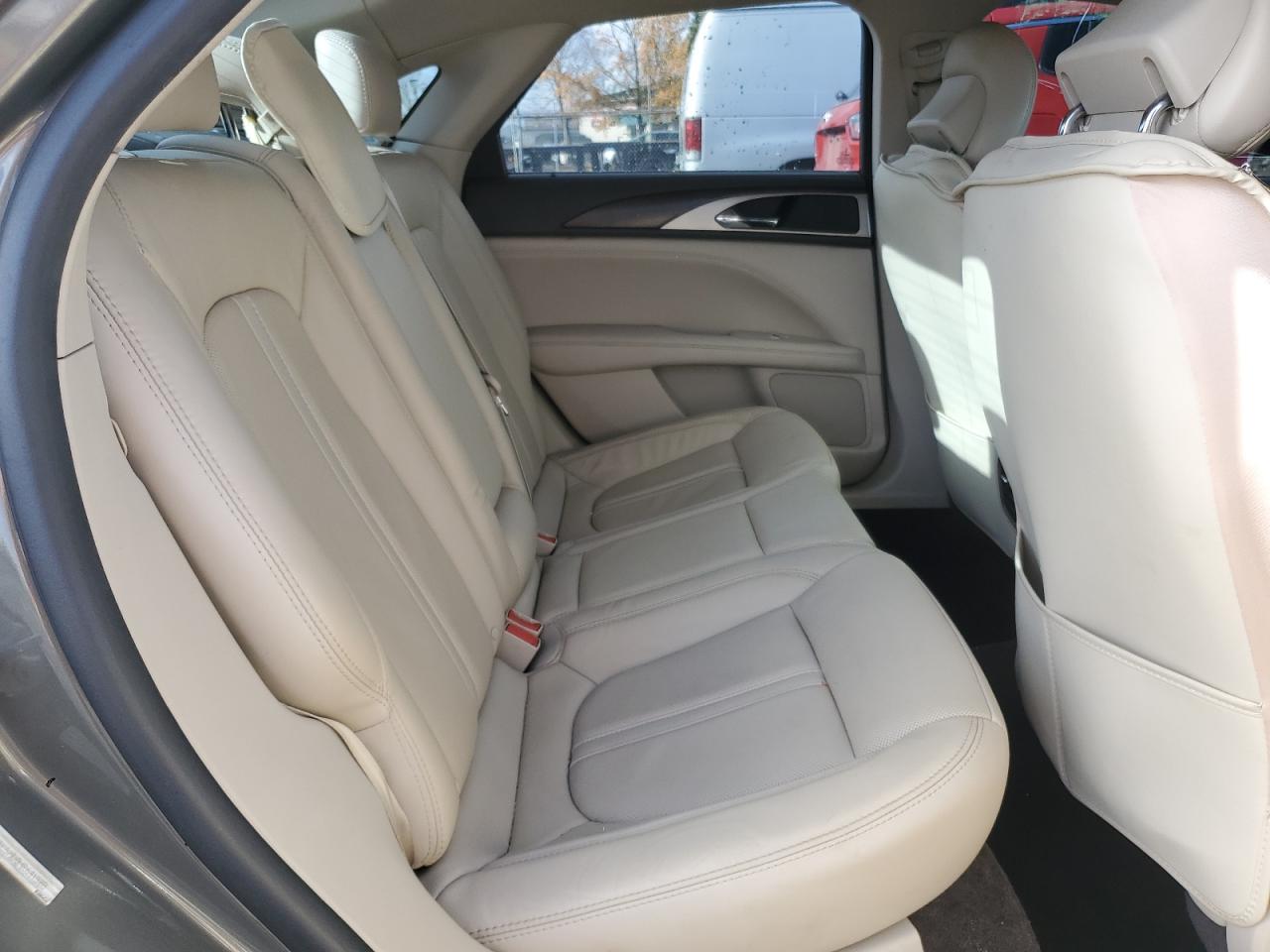 Lincoln MKZ Hybrid Reserve Image 9