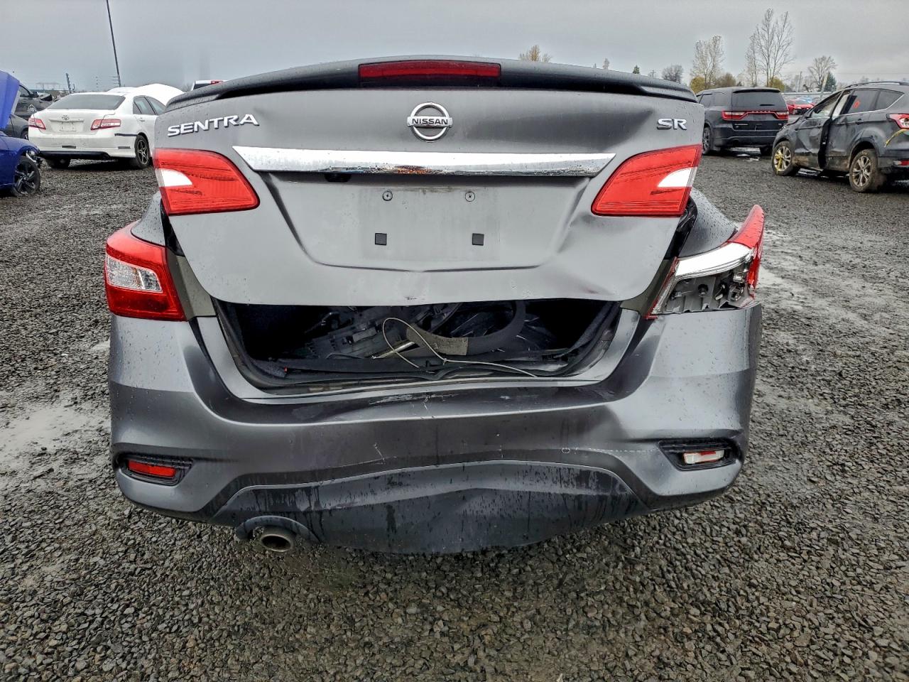 Nissan Sentra S Image 4