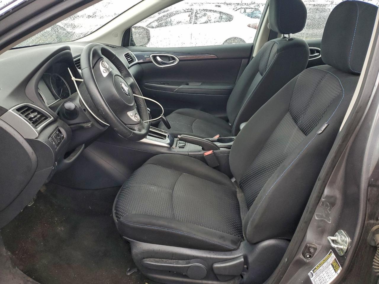 Nissan Sentra S Image 10