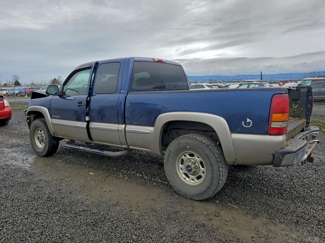 GMC Sierra K2500 Image 5