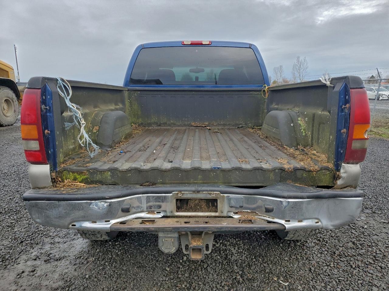 GMC Sierra K2500 Image 4