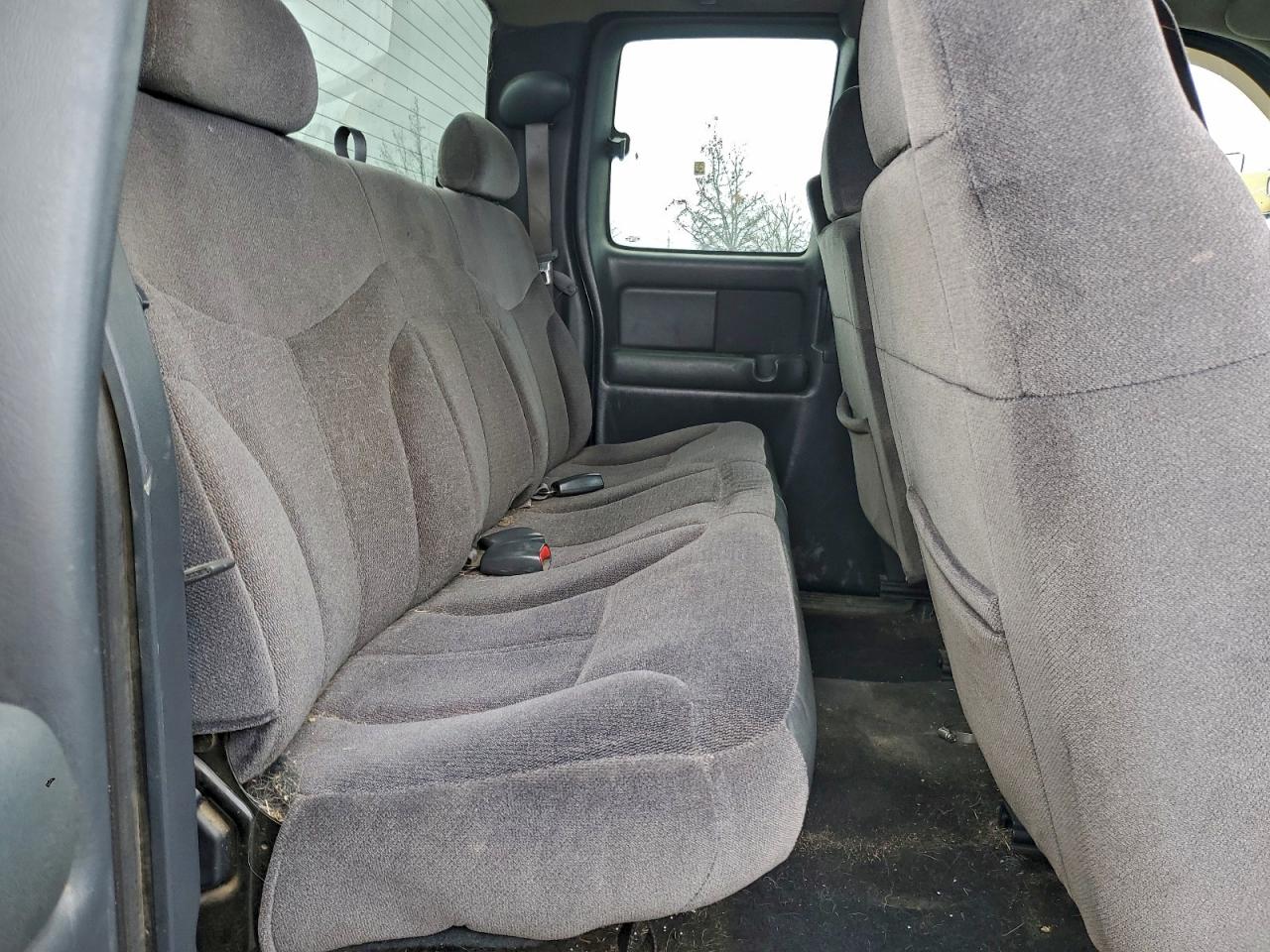 GMC Sierra K2500 Image 9