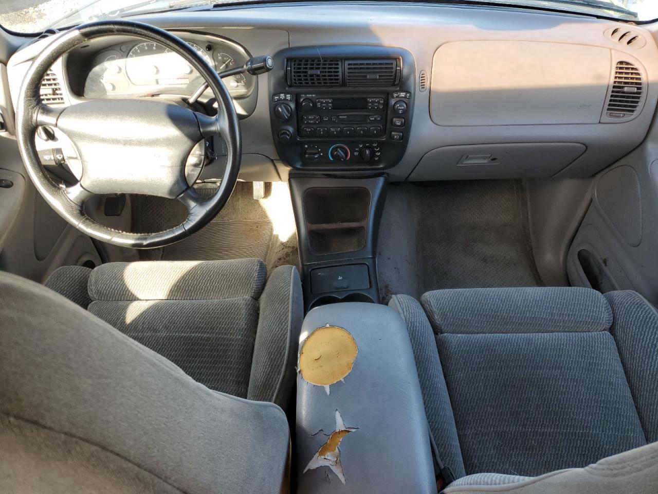 Ford Explorer Image 12