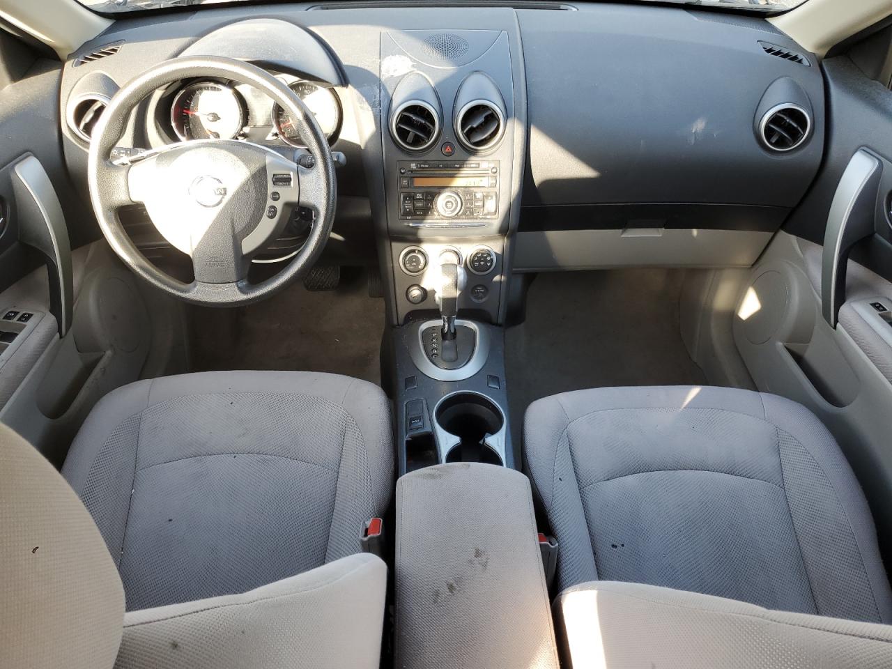 Nissan Rogue S Image 2