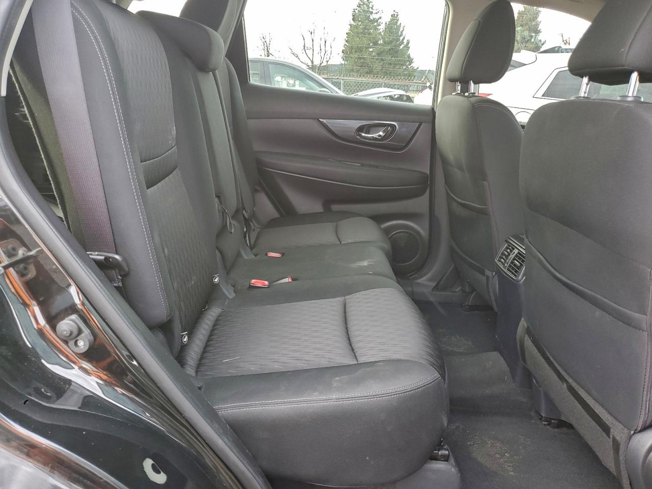 Nissan Rogue S Image 8