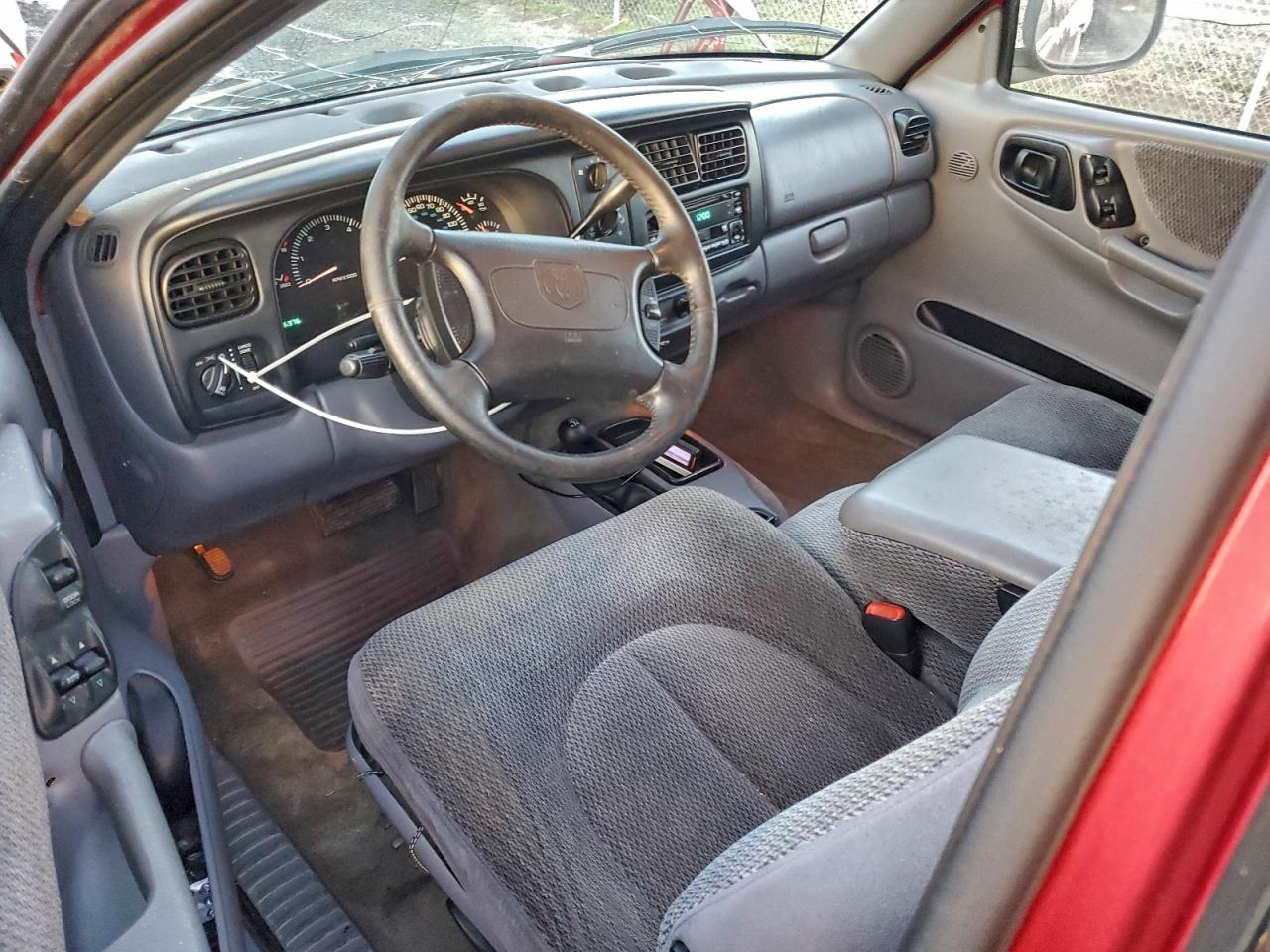 Dodge Dakota Image 3