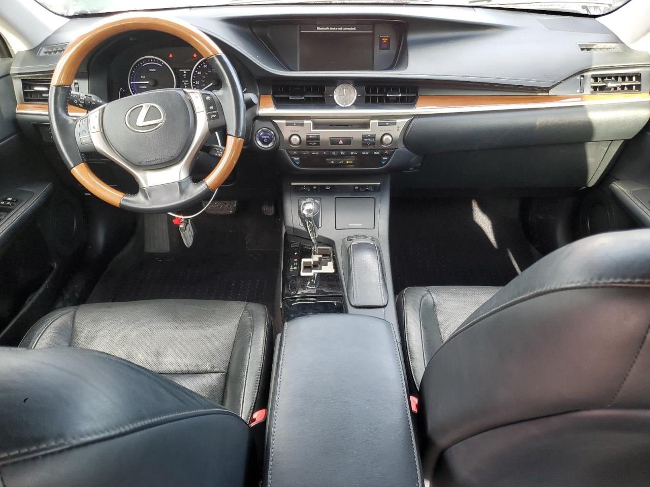 Lexus Es 300h Image 10