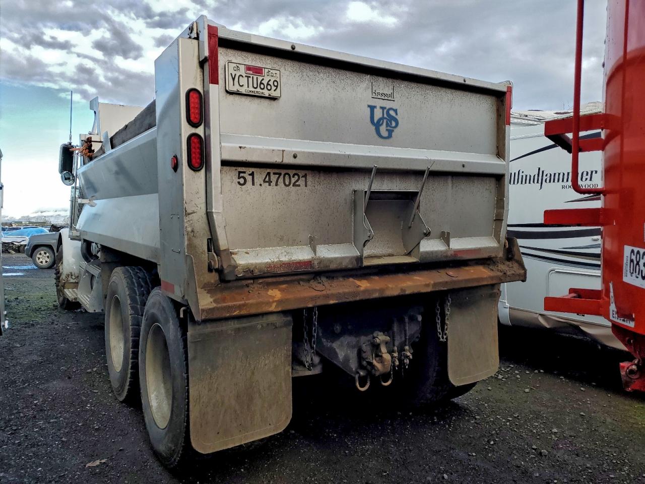 Peterbilt 379 Image 3