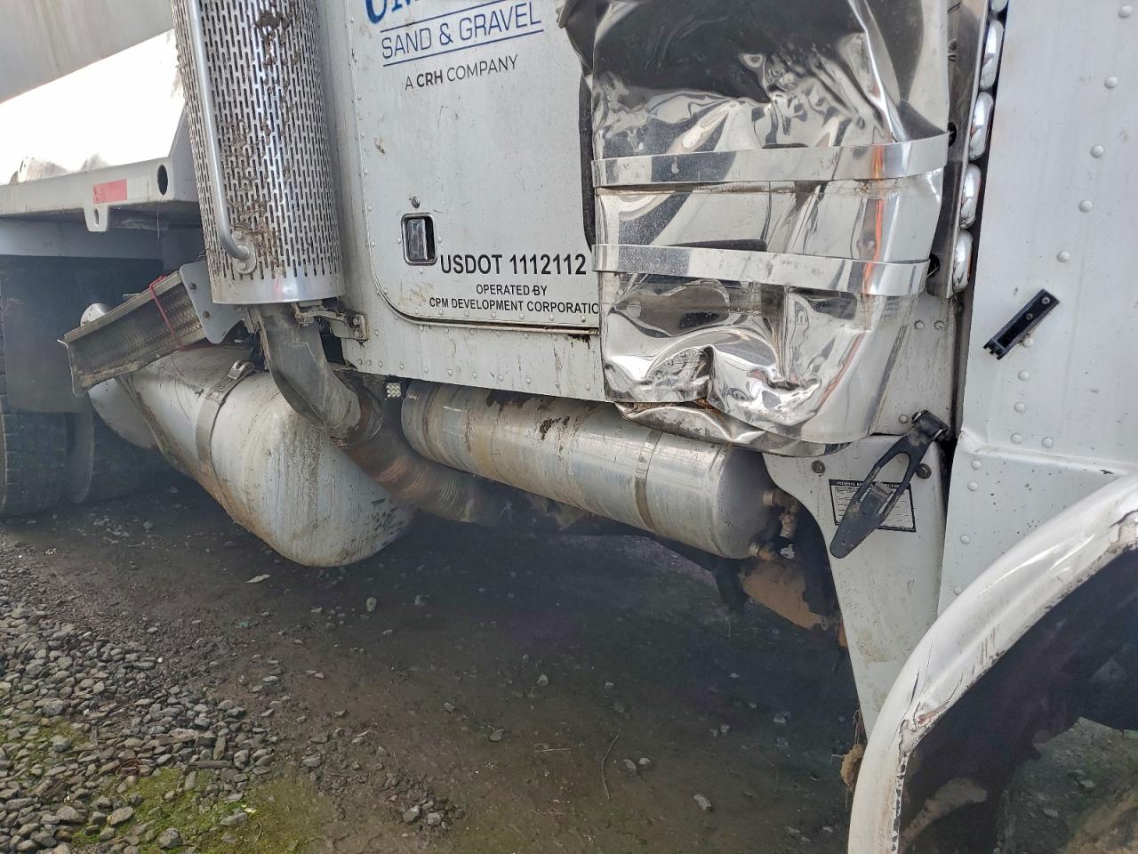 Peterbilt 379 Image 4